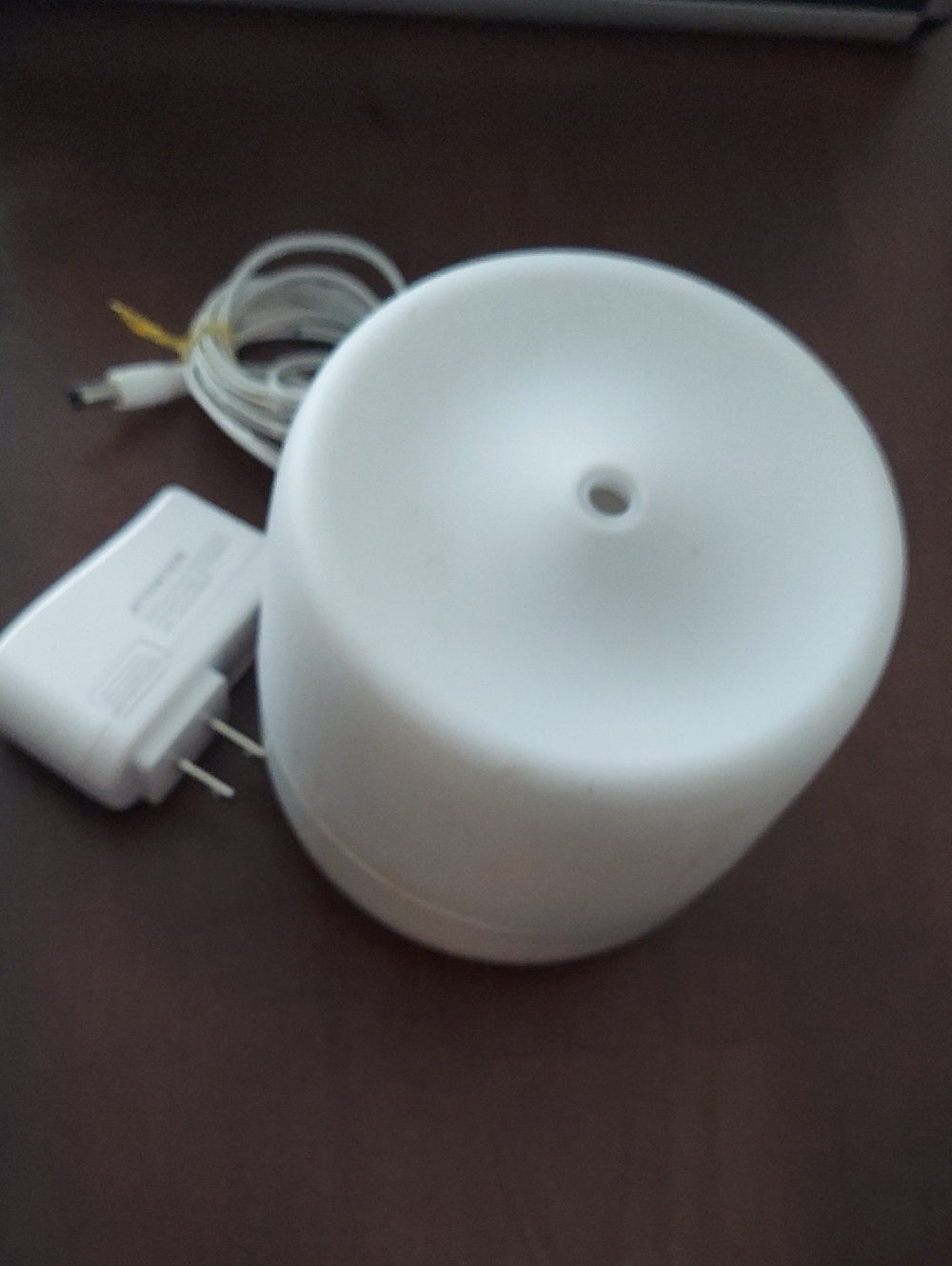 White Ultrasonic Essential Oil Diffuser - Compact Home Accent